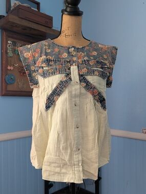 Brand New- BiBi Floral Denim & Cream Gauze Button-Front Top